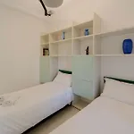 Victoria Hall - 2 Bedroom - Parking *