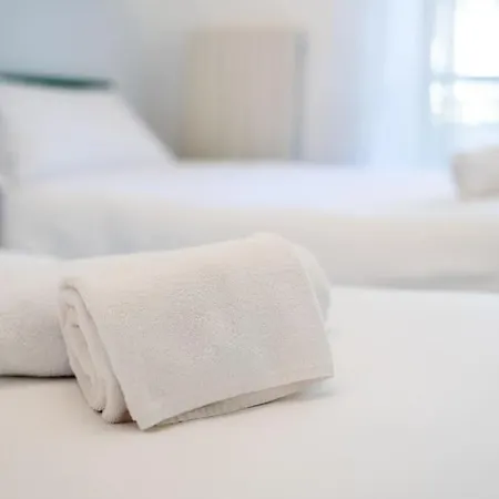 Victoria Hall - 2 Bedroom - Parking בורדיגרה