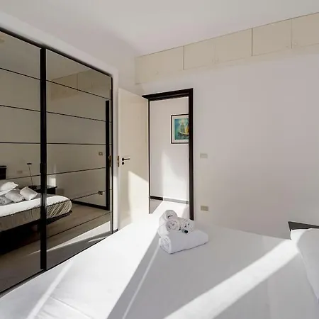 Victoria Hall - 2 Bedroom - Parking *