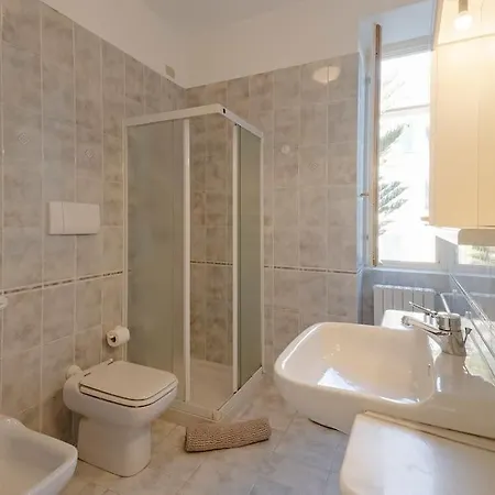 Victoria Hall - 2 Bedroom - Parking 아파트 보르디게라