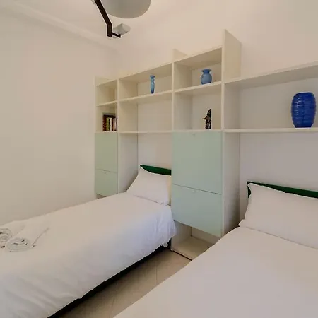 Victoria Hall - 2 Bedroom - Parking *