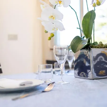 Victoria Hall - 2 Bedroom - Parking * Bordighera