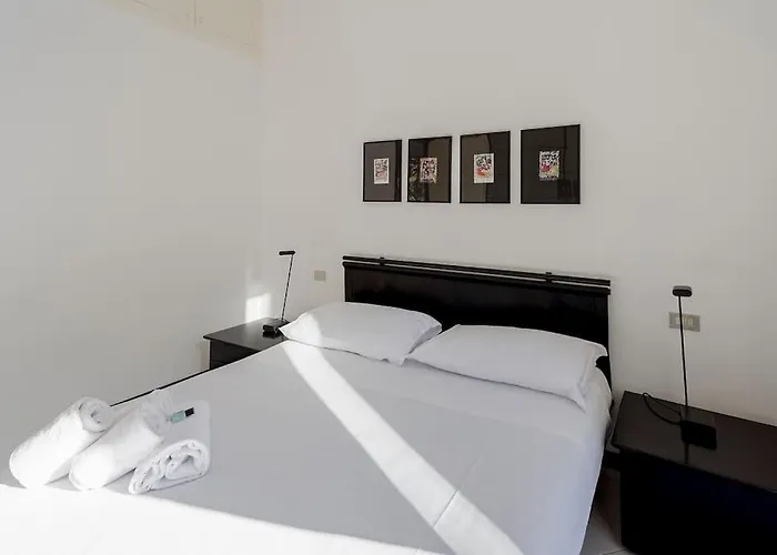 Victoria Hall - 2 Bedroom - Parking Bordighera