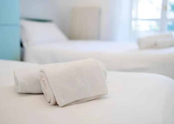 Victoria Hall - 2 Bedroom - Parking Bordighera